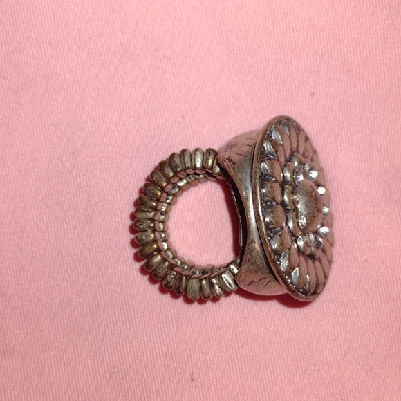 flower ring - Picture 2 of 2